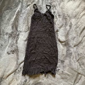 Slim fit, ruffled black dress